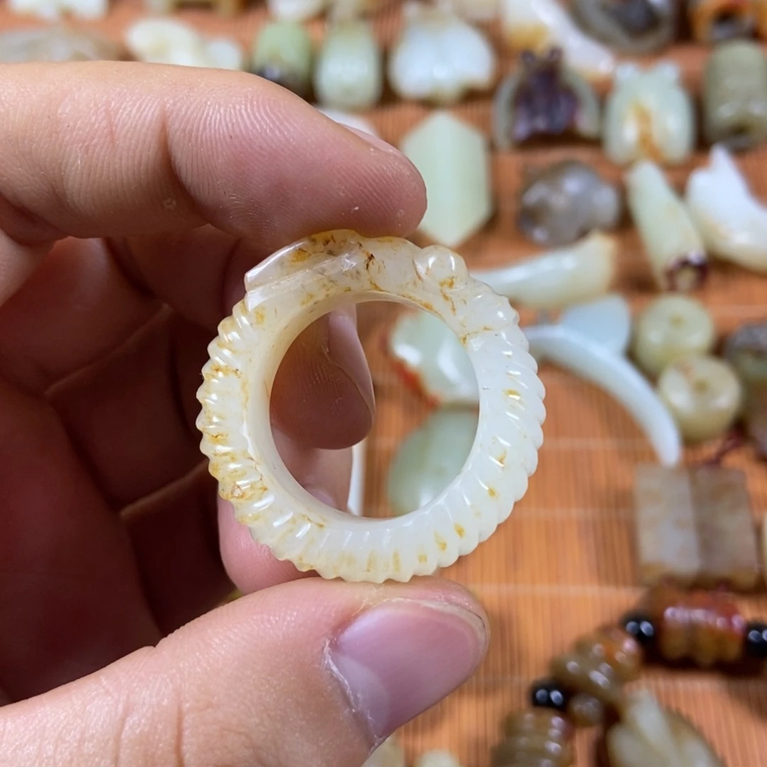 和田玉未镶嵌颈饰李*阳