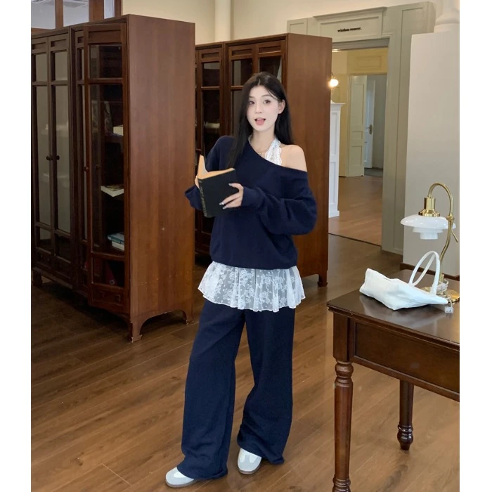 藏青色长袖斜肩卫衣女早秋新款设计感露肩休闲上衣休闲裤两件套女