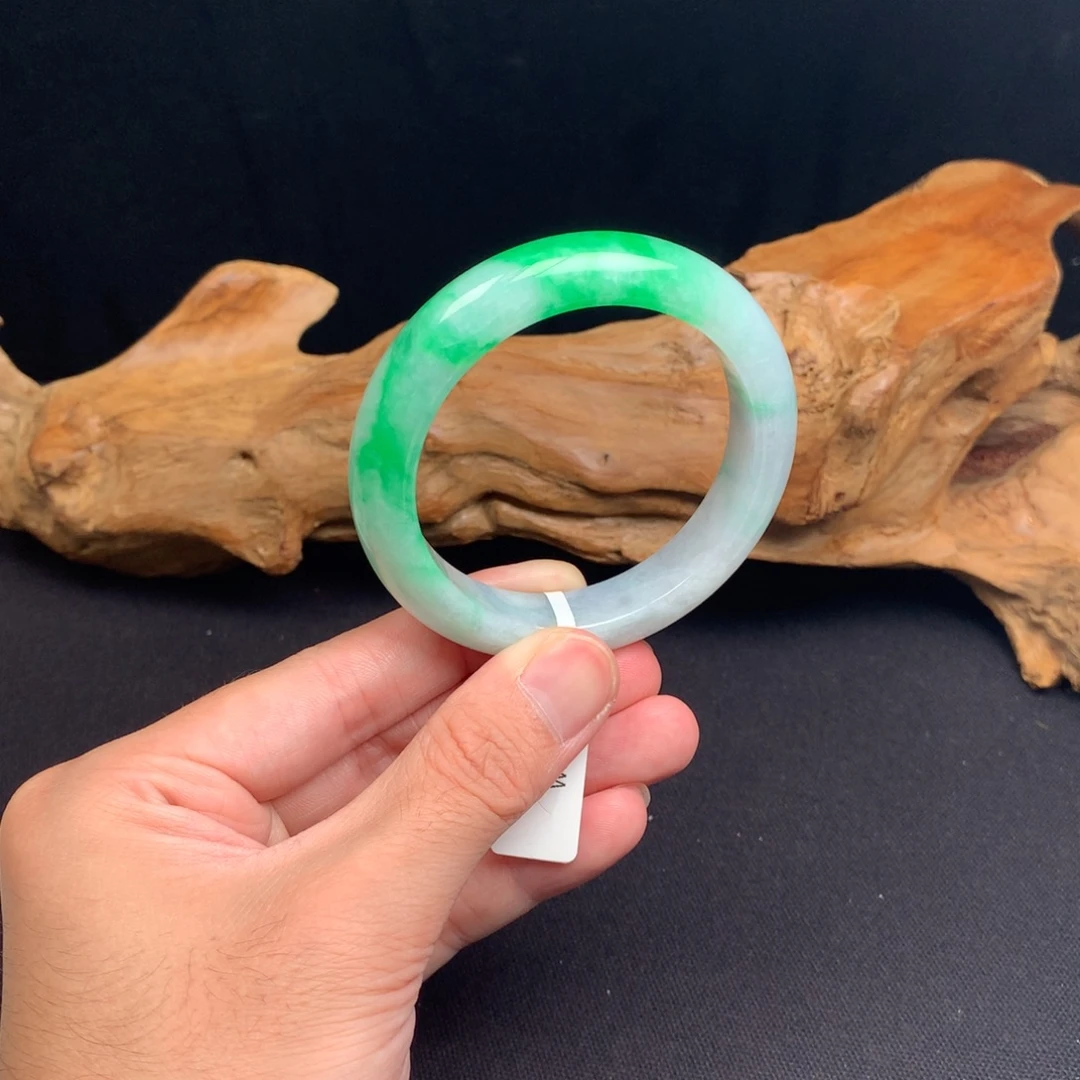 翡翠未镶嵌手镯圈口5556