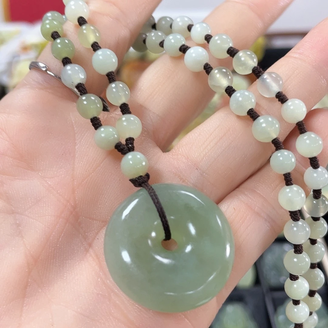 蛇纹石玉颈饰未镶嵌
