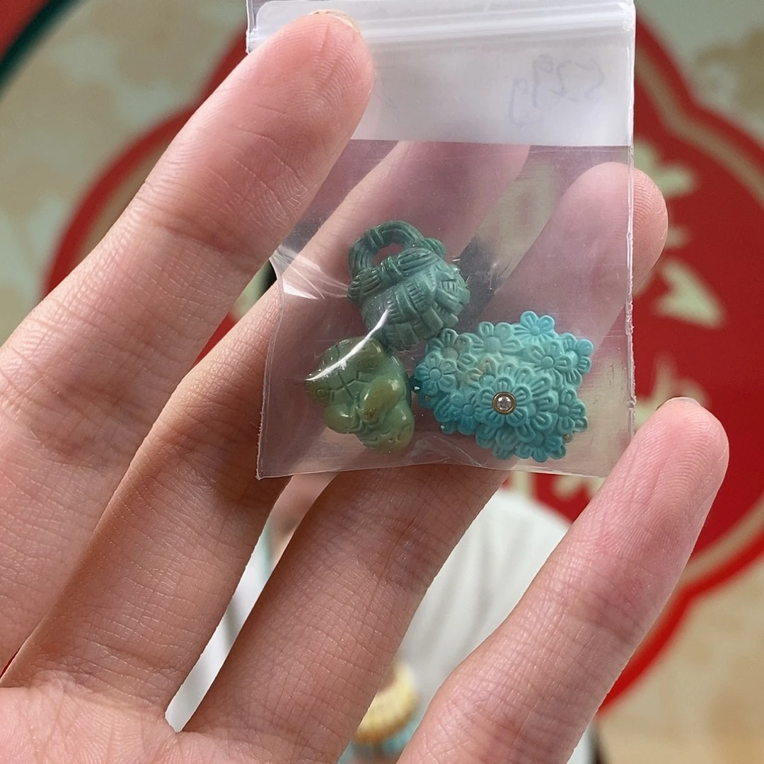 绿松石未镶嵌珠宝奇石