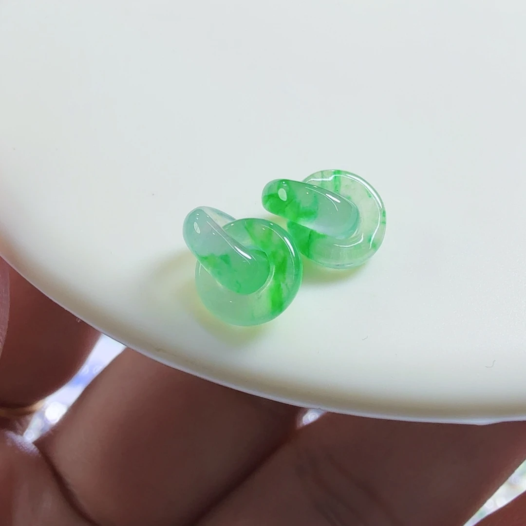 翡翠未镶嵌颈饰裸石