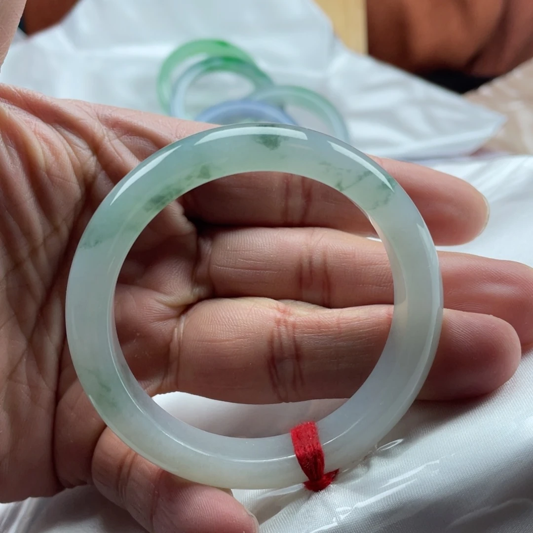 翡翠手镯未镶嵌54.3糯冰飘花