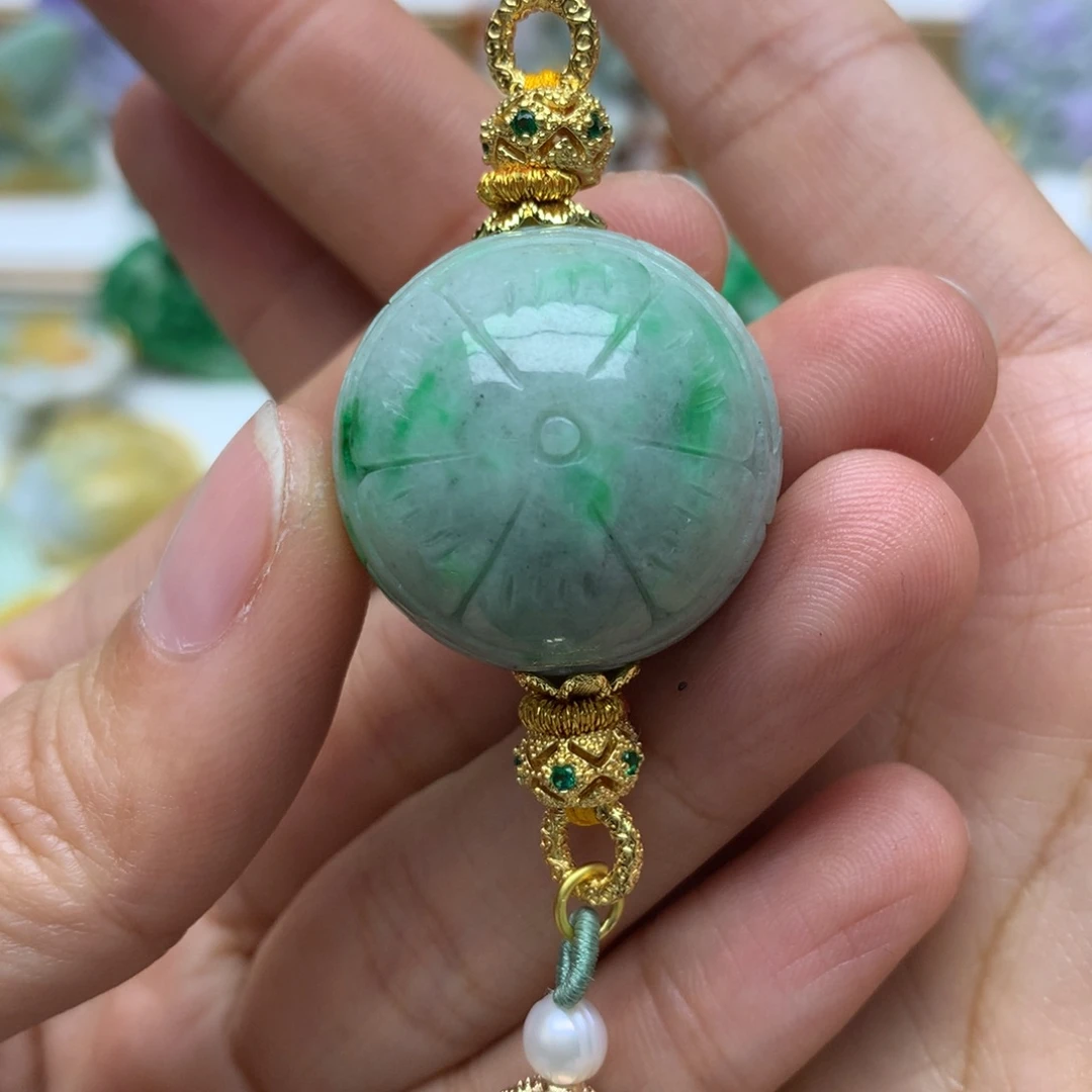 翡翠颈饰未镶嵌翡翠