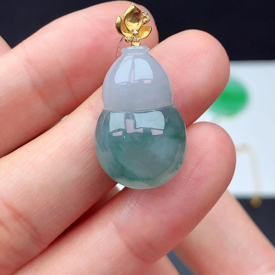 颈饰18K金镶嵌翡翠