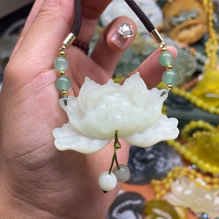 蛇纹石玉未镶嵌吊坠