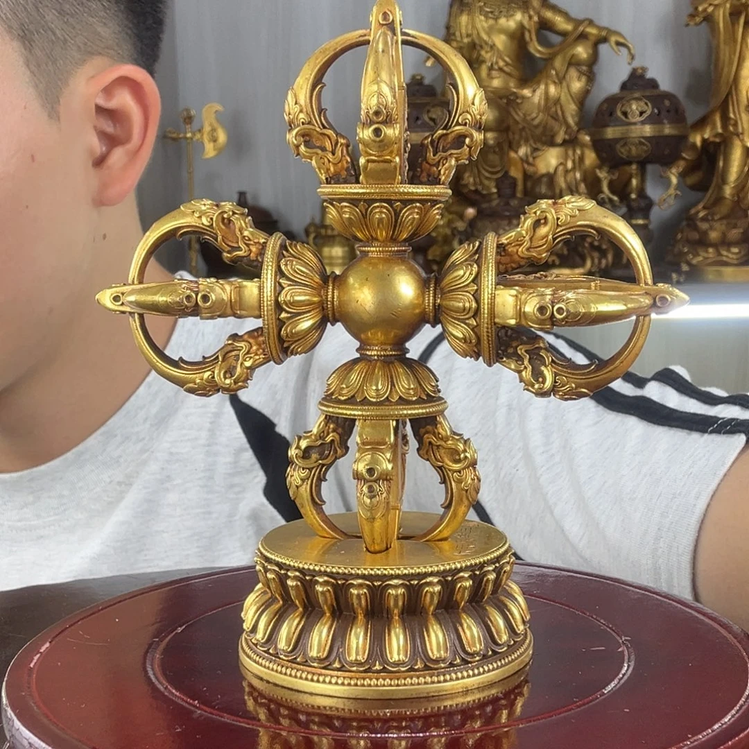 鱼***仓佛像的造型和造型都很精美