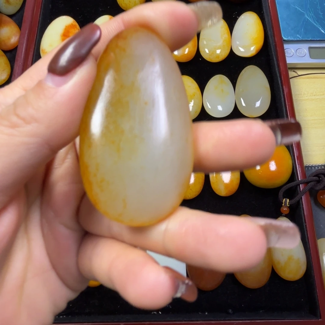 中***5和田玉未镶嵌颈饰