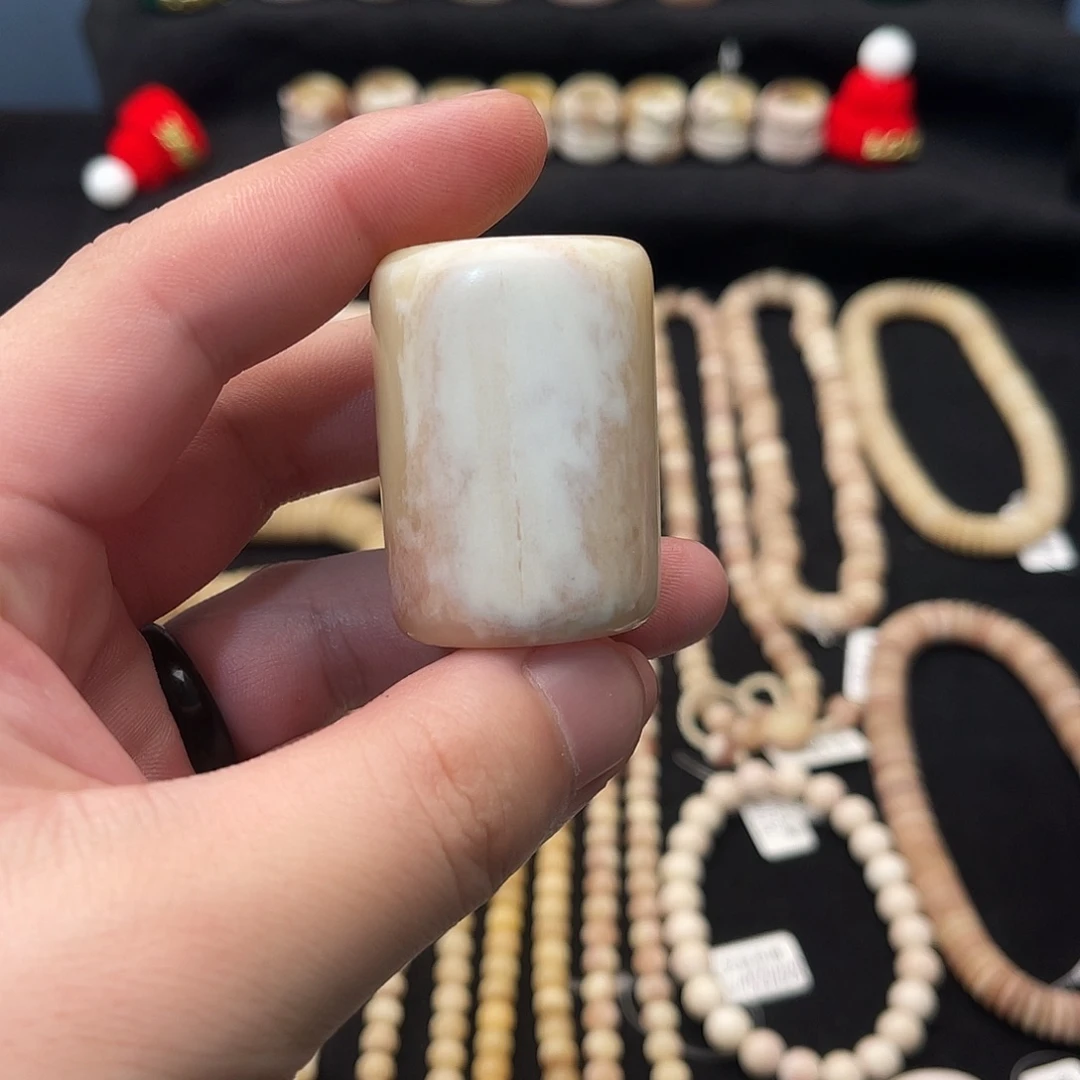 白玉菩提吊坠精品驼骨手把件