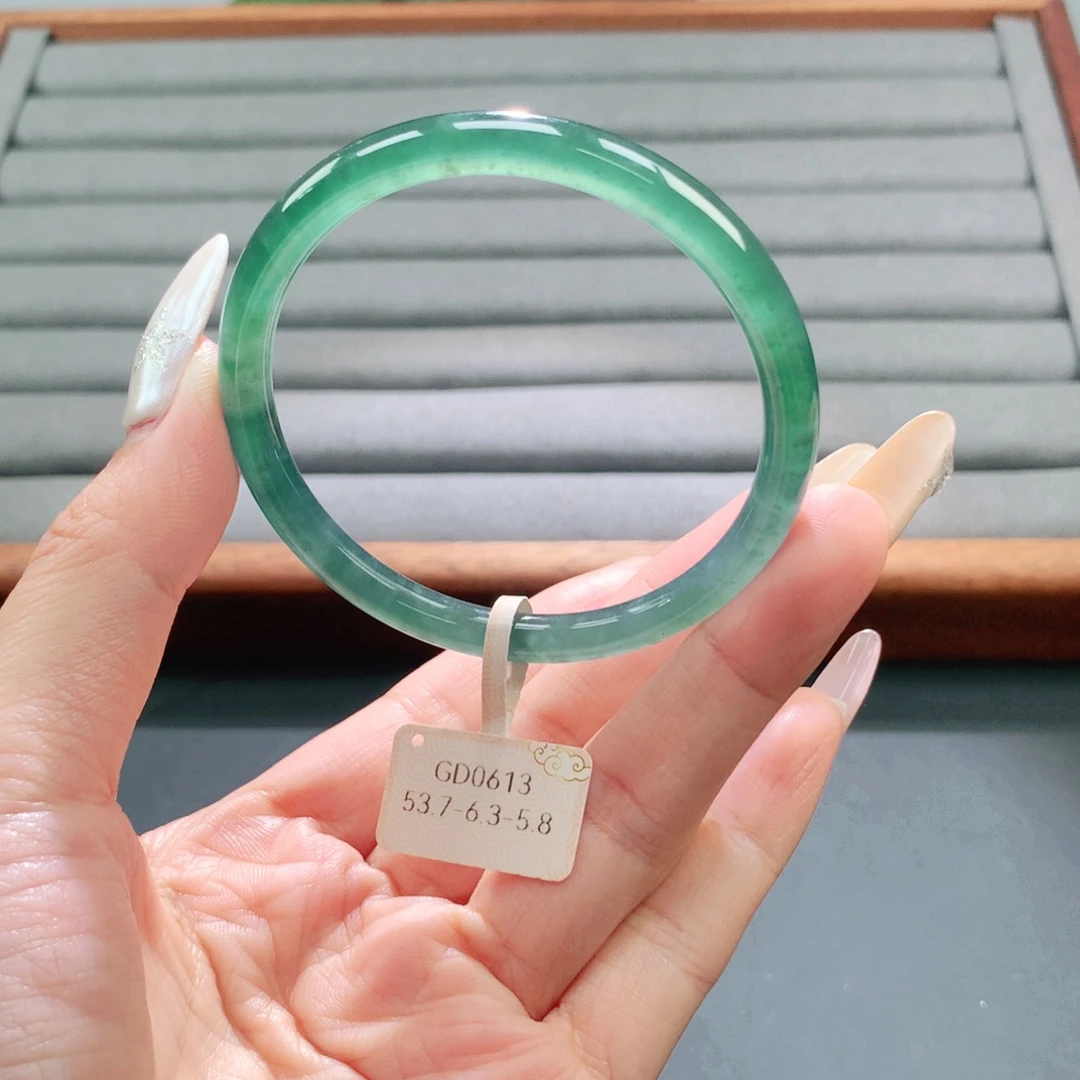 翡翠未镶嵌手镯天然