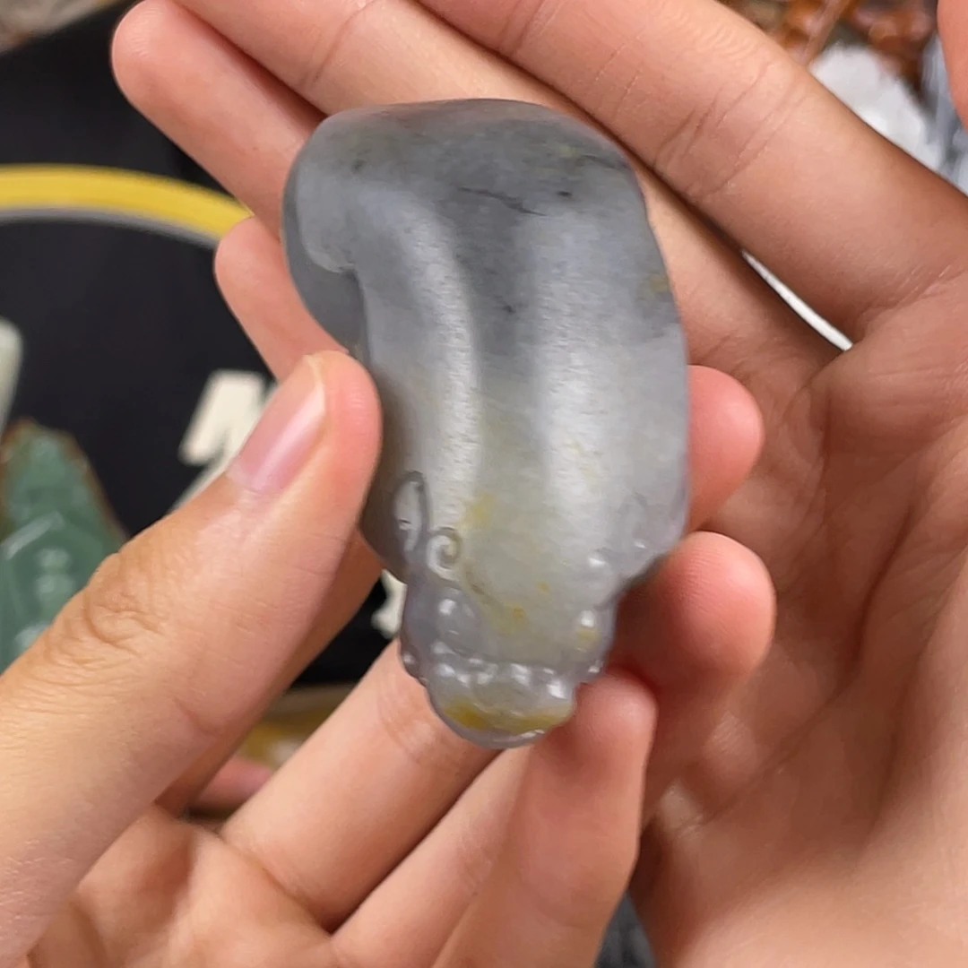 和田玉未镶嵌把件