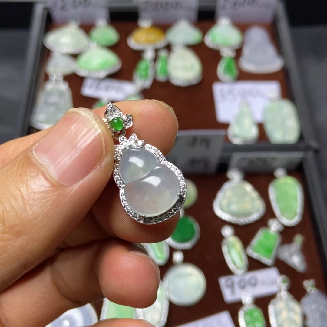 o***k翡翠银S925镶嵌颈饰