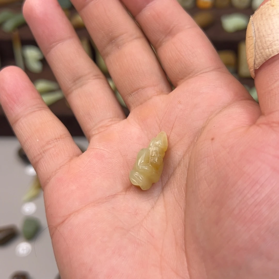 岫岩河磨玉（透闪石质玉）未镶嵌颈饰