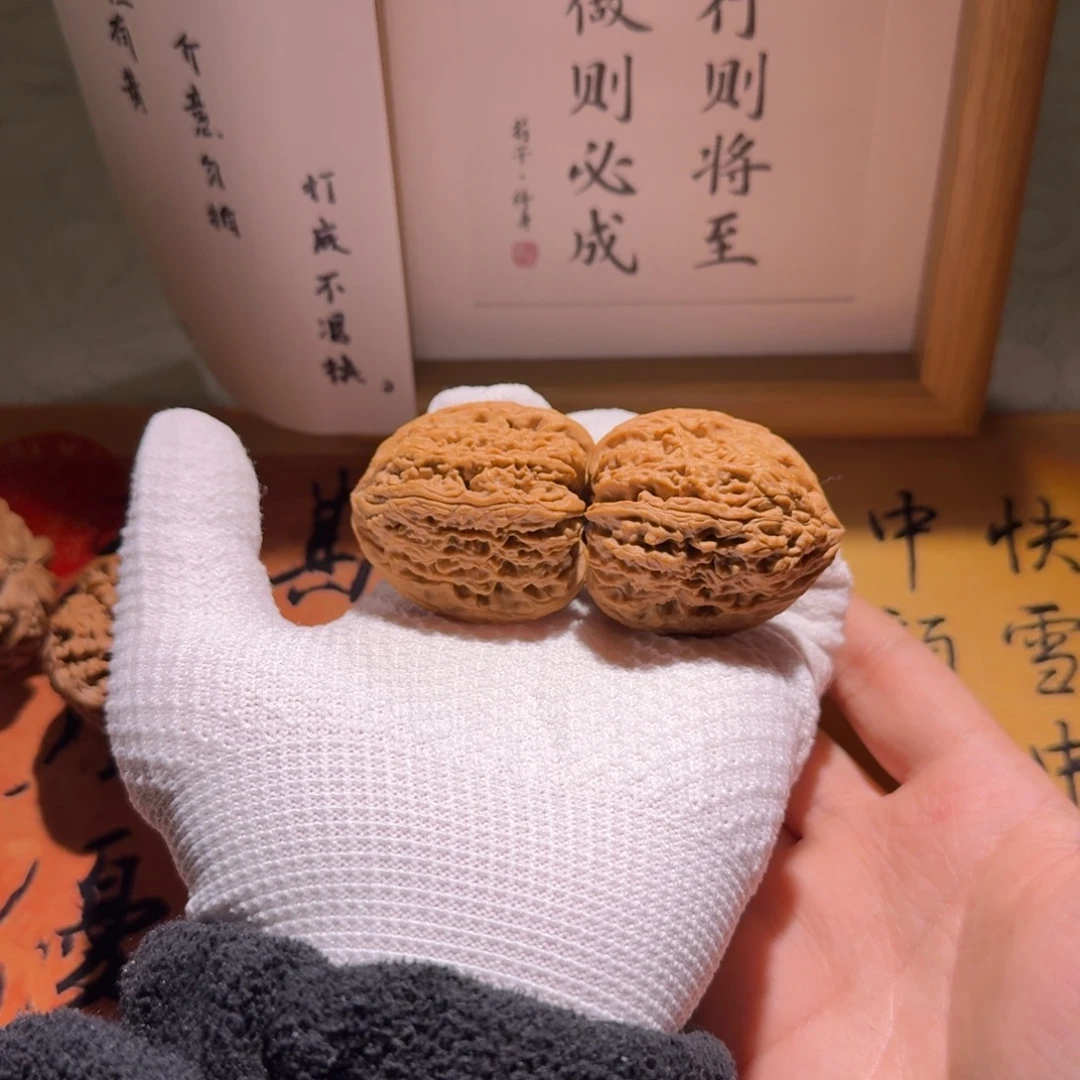 文玩核桃吊坠38高炮拉丝南疆石