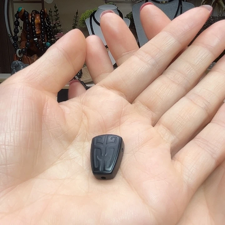 ༺***༻和田玉（墨玉）未镶嵌颈饰三通