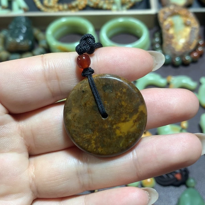 岫岩河磨玉（透闪石质玉）未镶嵌颈饰