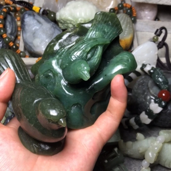 袁***真和田玉未镶嵌把件总价270