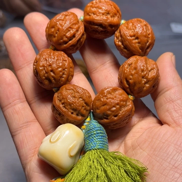 把件文玩核桃绣球兔6045