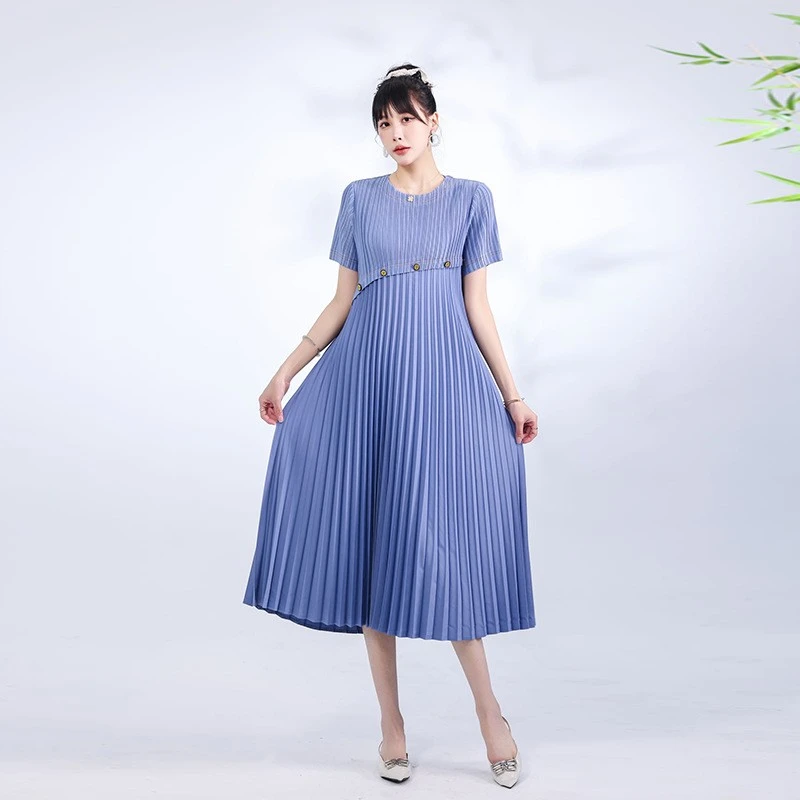 三宅依褶夏季新款设计感圆领大裙摆宽松显瘦遮胯褶皱连衣裙