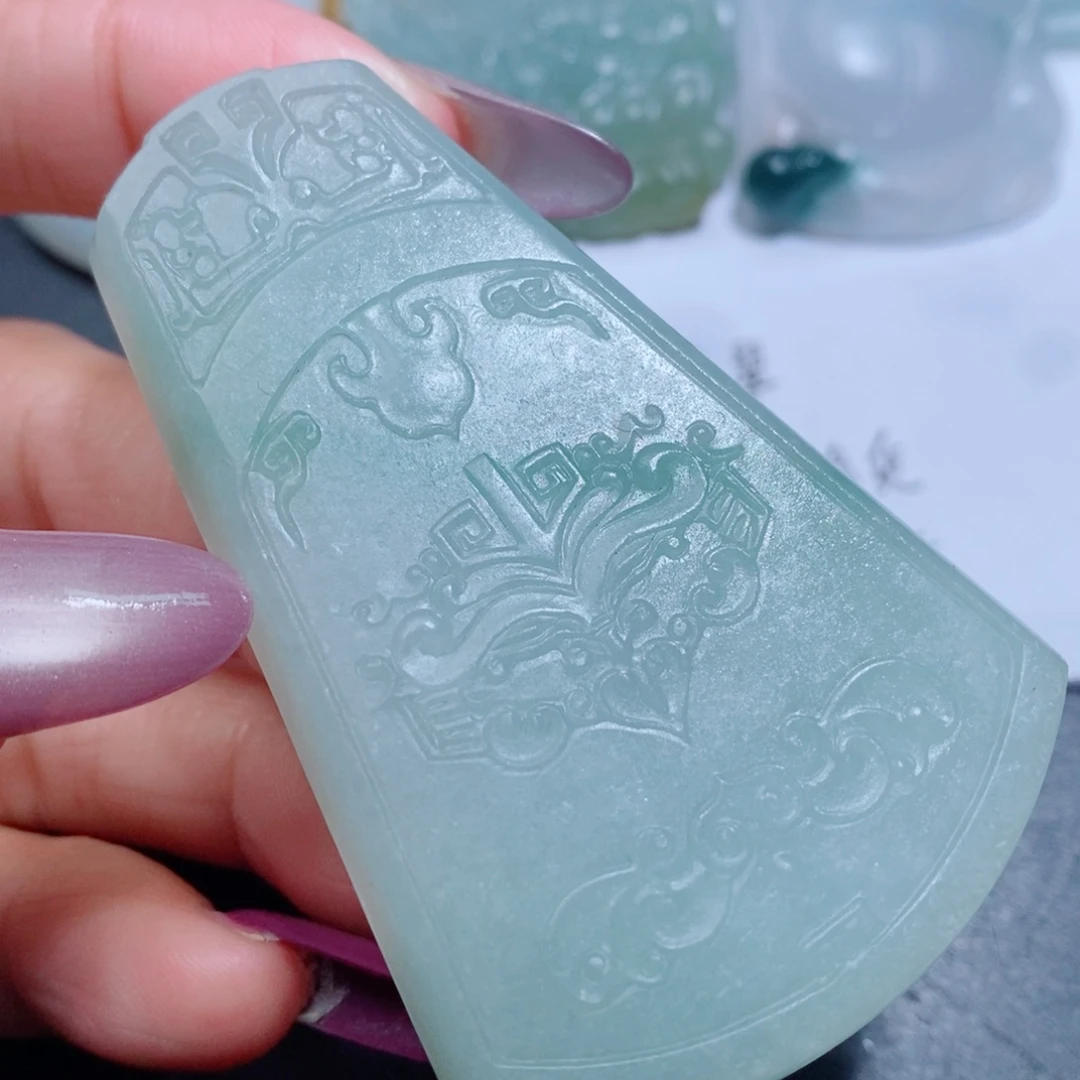 定制翡翠未镶嵌吊坠