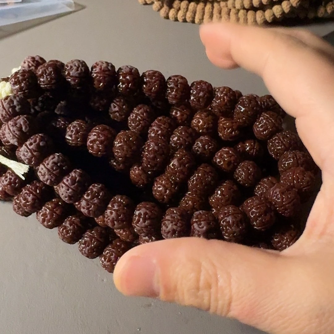 金刚菩提吊坠勿里达2024绝版老树王手持