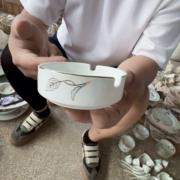 景德镇高温陶瓷喇叭花套组烟灰缸1个