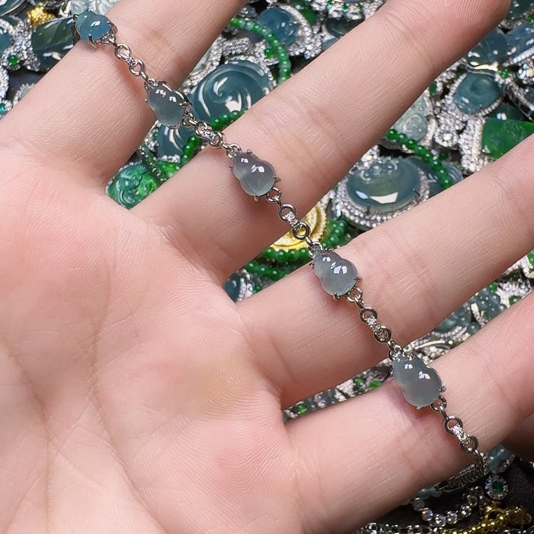 翡翠未镶嵌颈饰天然A货翡翠放漏