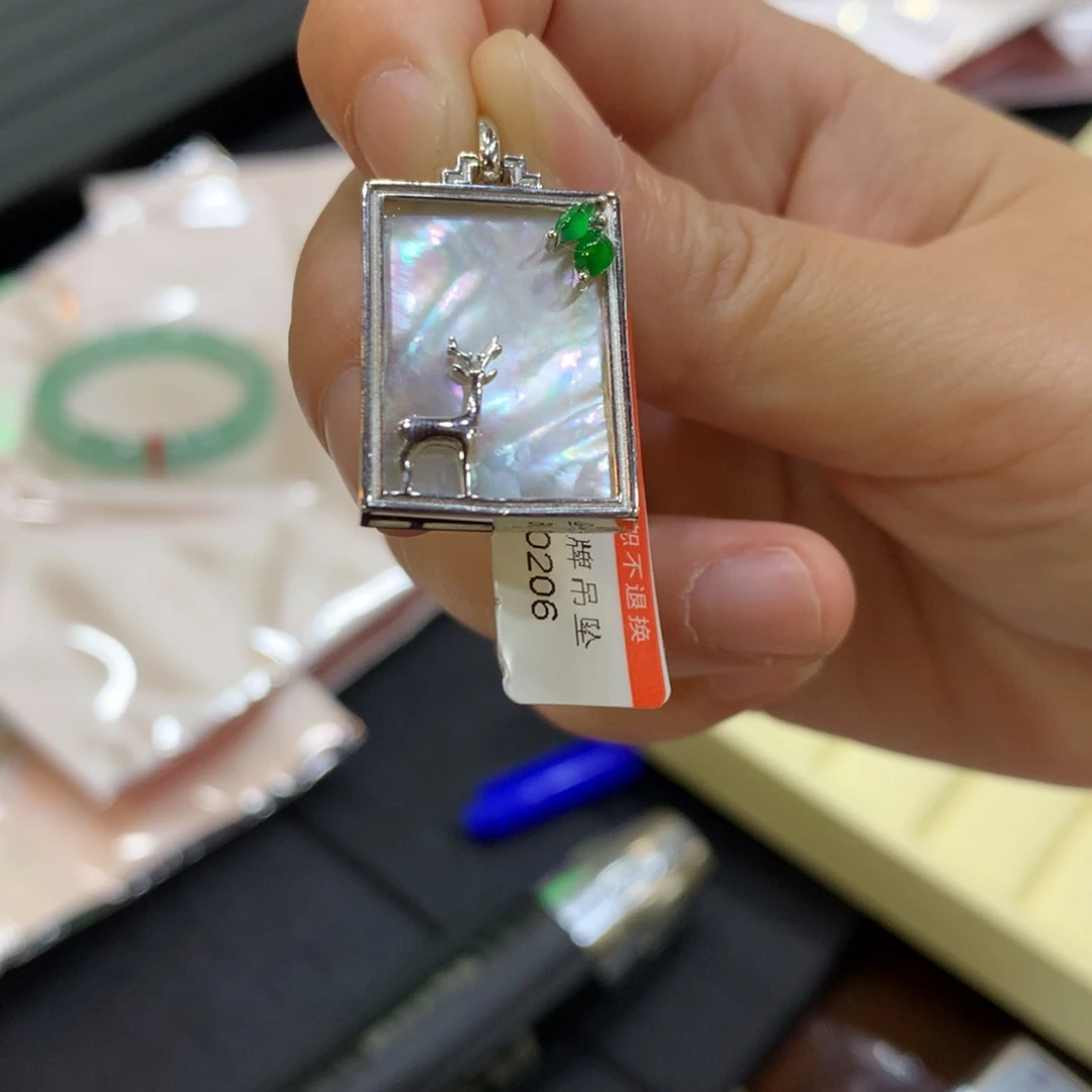 颈饰未镶嵌翡翠翡翠