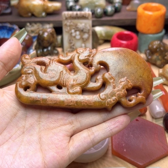未镶嵌蛇纹石玉颈饰