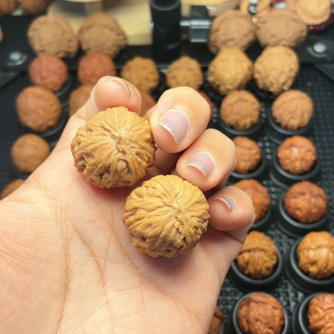 【闪购商品】文玩核桃吊坠最****。磨盘