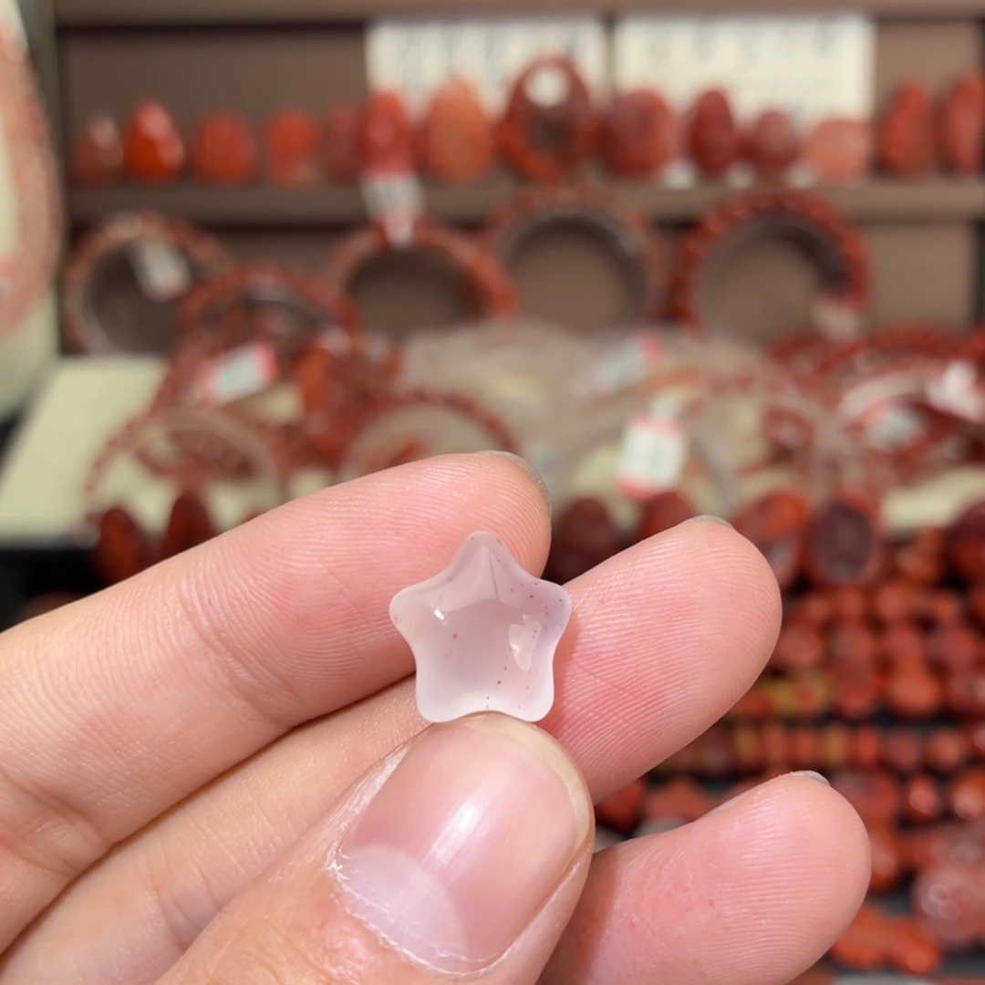 南红玛瑙未镶嵌颈饰五角星