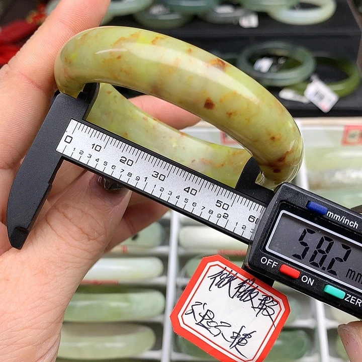 蛇纹石玉手镯未镶嵌868