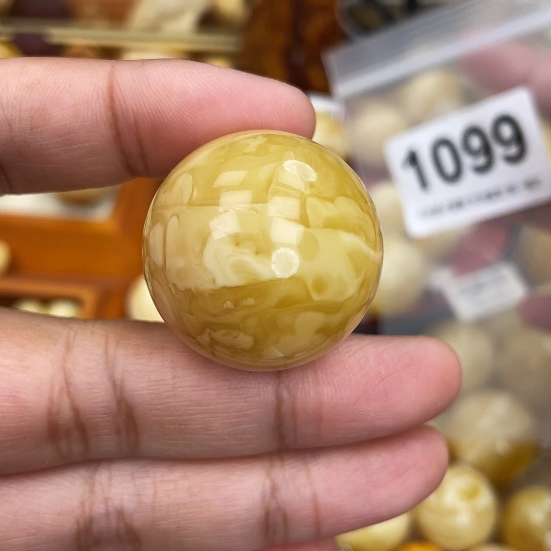 蜜蜡未镶嵌珠宝奇石30