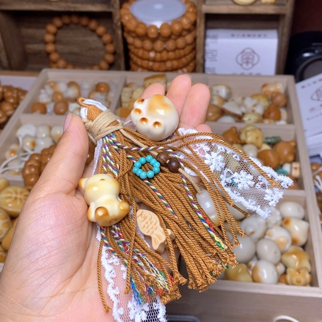H***y猴头核桃吊坠焦糖玛奇朵流苏 猫爪 炭烤小熊