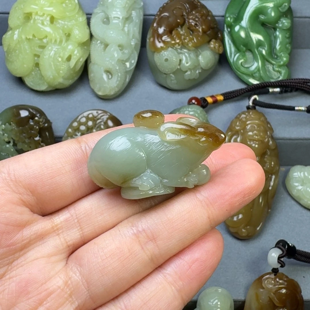 和田玉颈饰未镶嵌