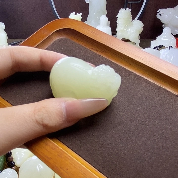 玉天然玉石貔貅吊坠