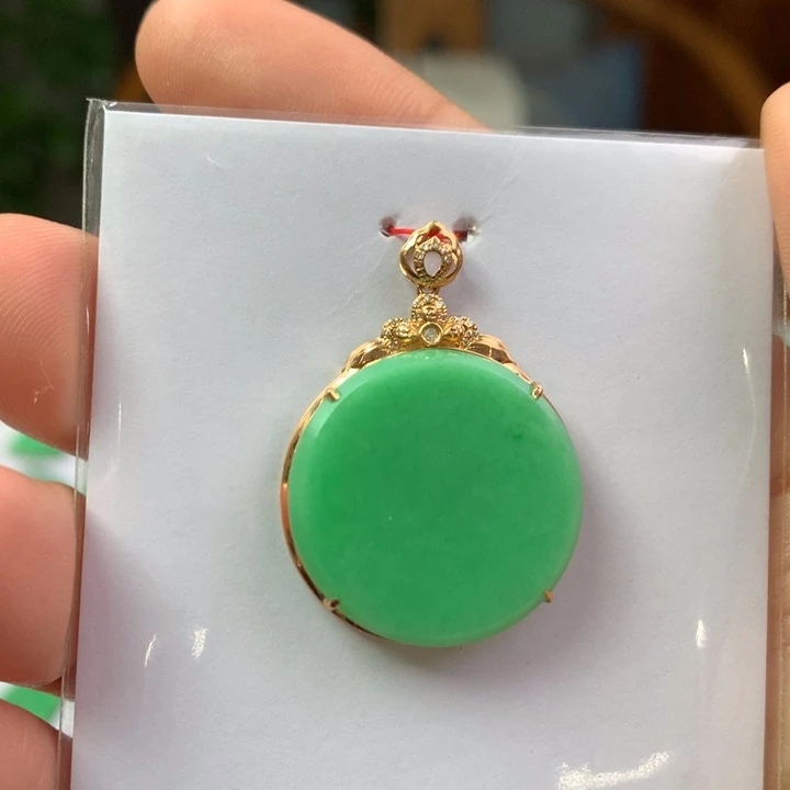 翡翠18K金镶嵌颈饰翡翠吊坠