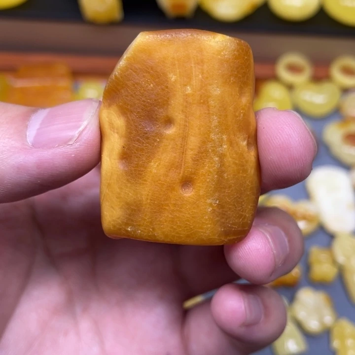 未镶嵌蜜蜡珠宝奇石