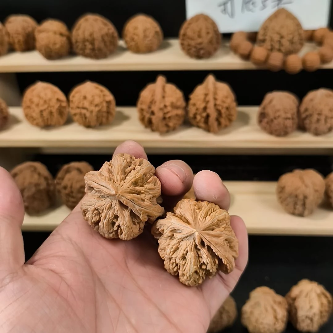 吊坠文玩核桃42+粗筋有黄
