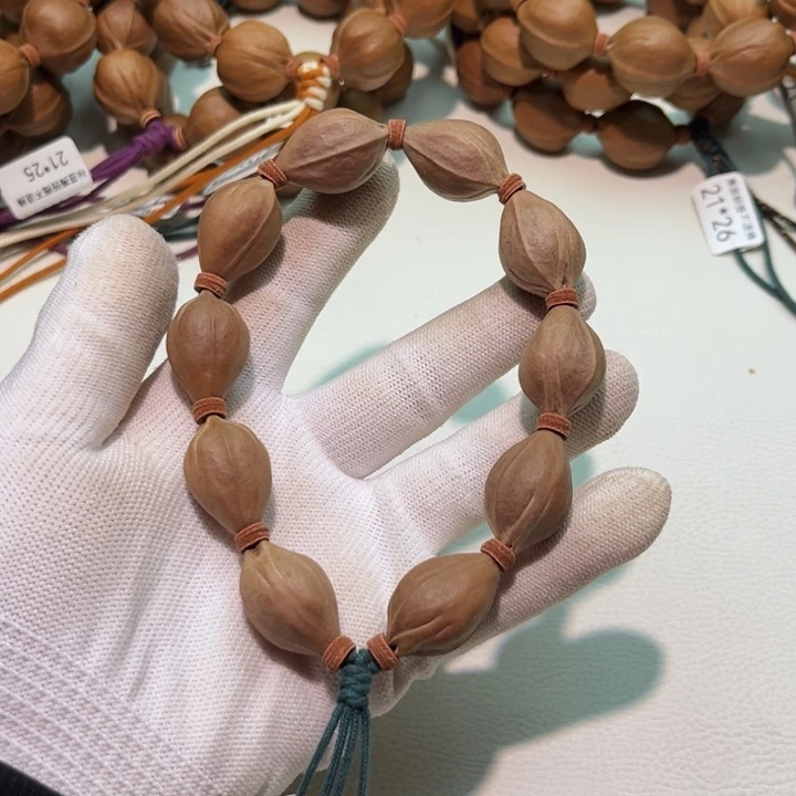 王***、梅林铁核文玩手串