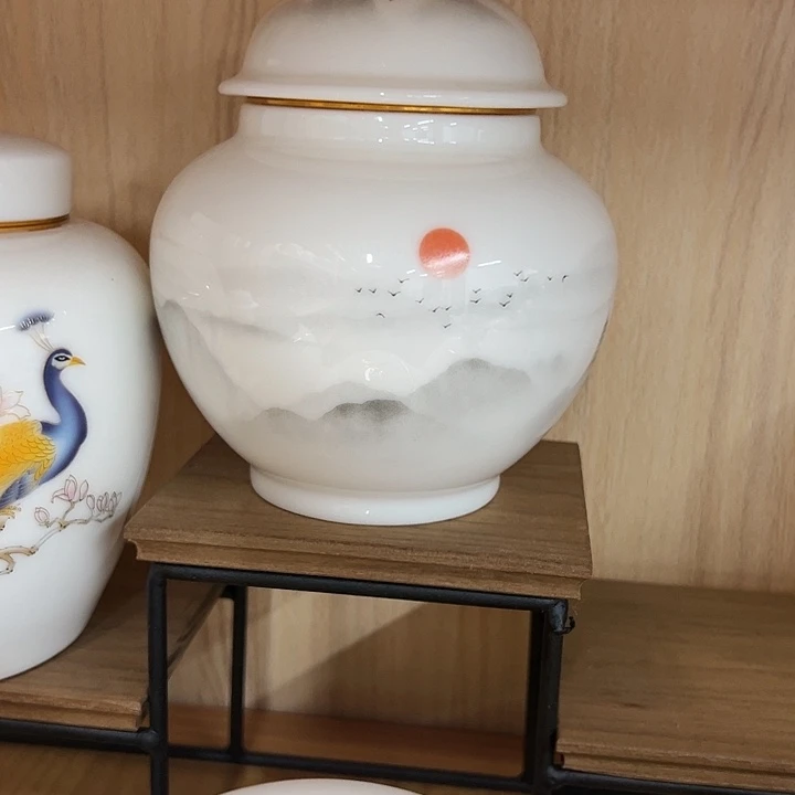 高端陶瓷茶叶密封罐