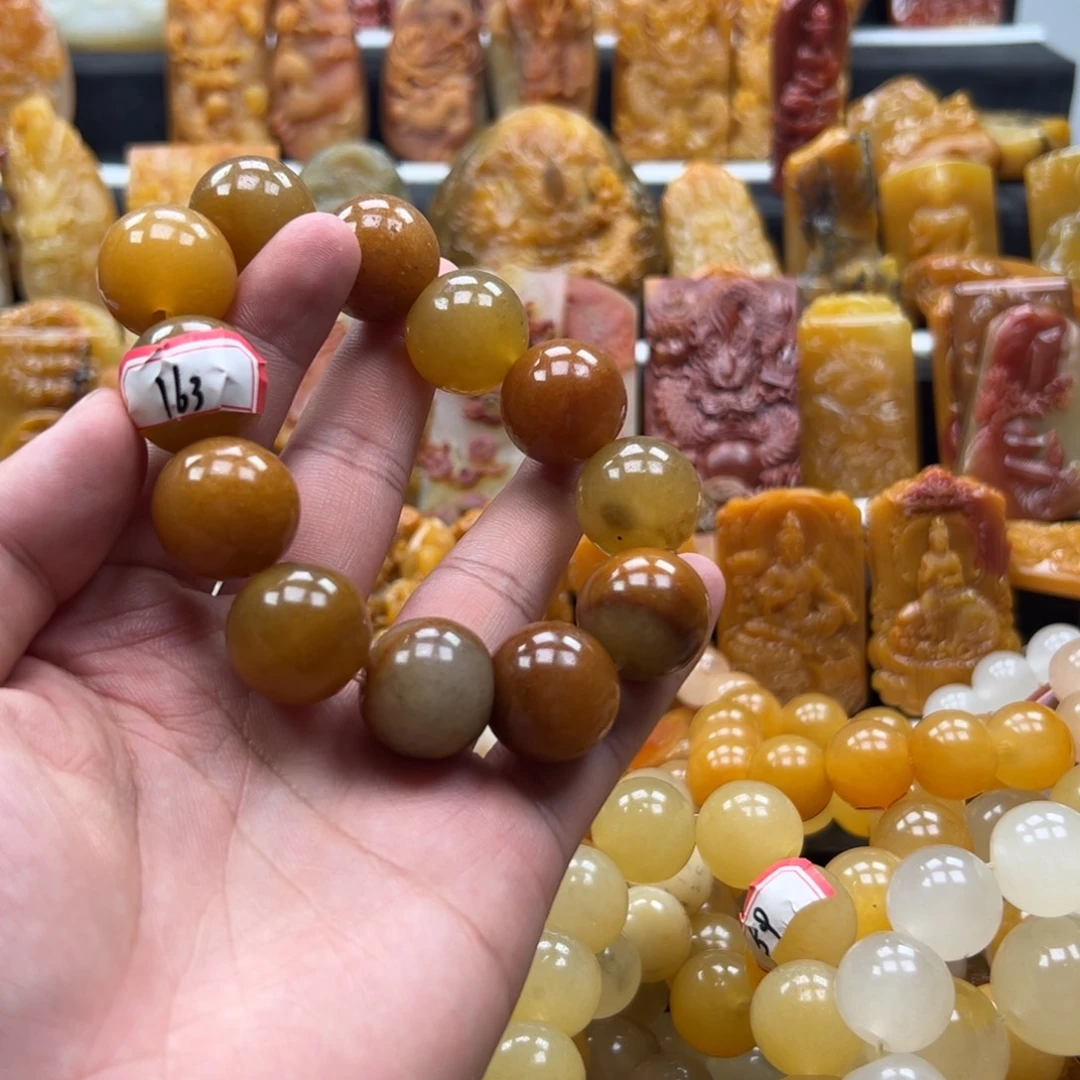 未镶嵌石英质玉（黄龙玉）黄龙玉