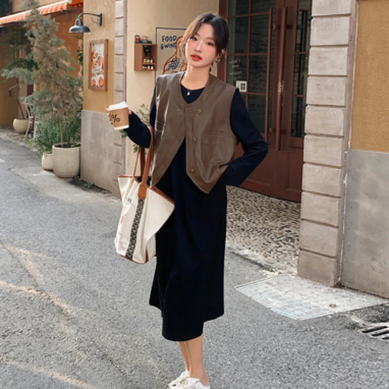 秋季爆款继续 三色皮马甲+黑色连衣裙两件套 2C206-L1