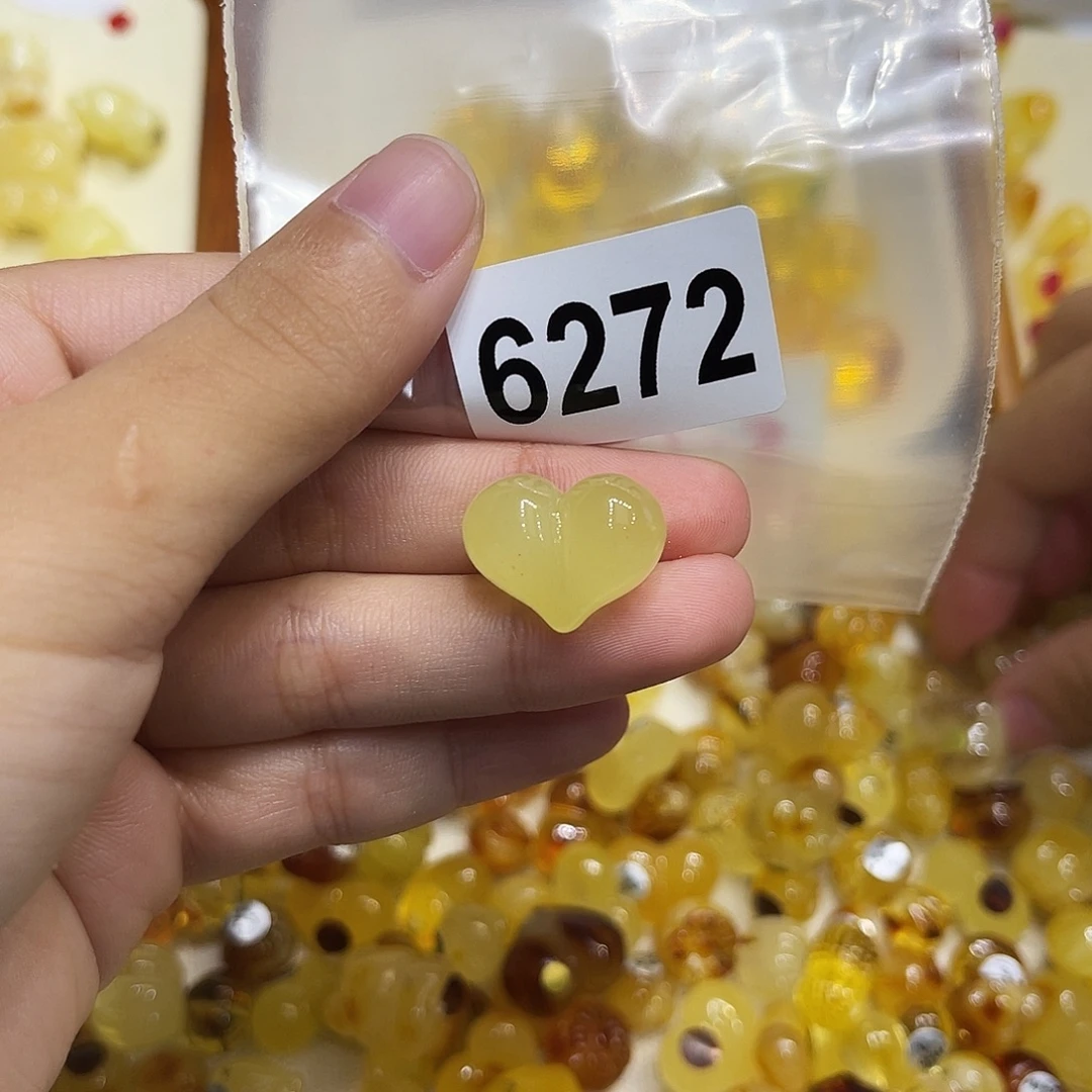 琥珀未镶嵌珠宝奇石