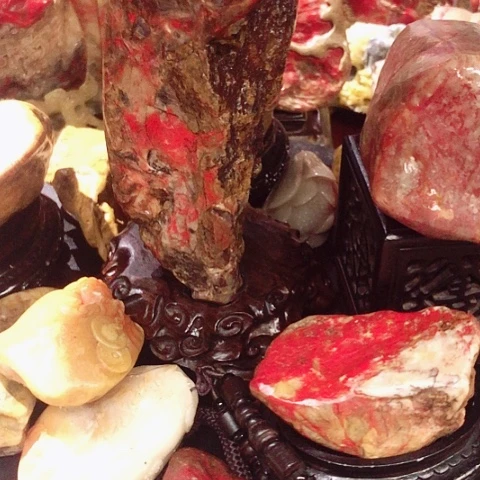 昌化石质地细腻柔软清爽