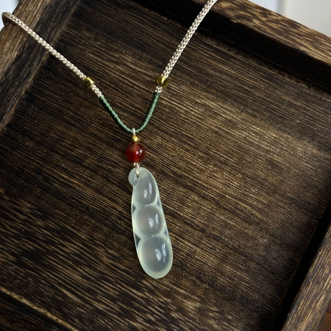 岫玉白冰四季平安豆吊坠2025新品四季豆