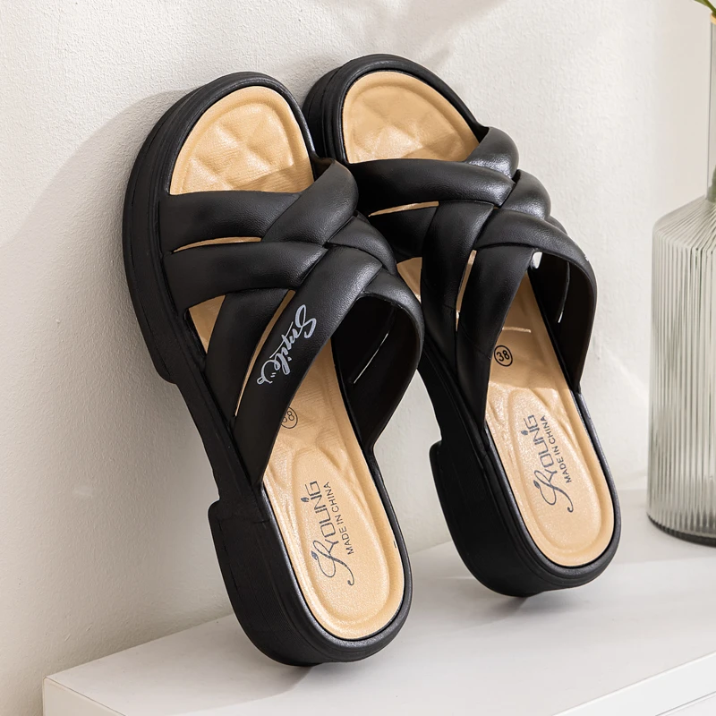 热门品牌拖鞋女士夏季新款中老年厚底外穿软底休闲防滑妈妈凉拖鞋