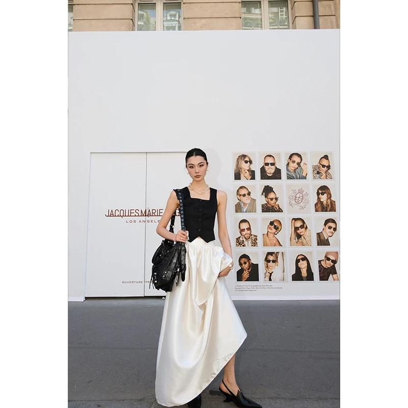 赵三观 黑色设计感马甲