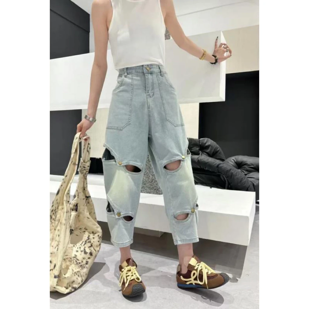 设计感破洞纽扣牛仔裤女大码镂空宽松显瘦夏季新款八九分裤