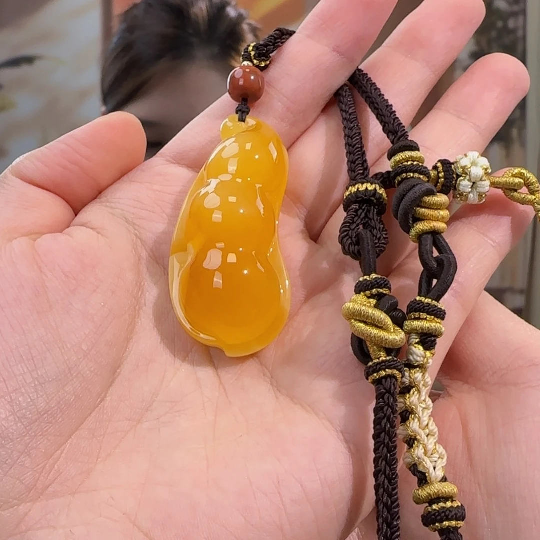 蜜蜡未镶嵌吊坠(赠链)